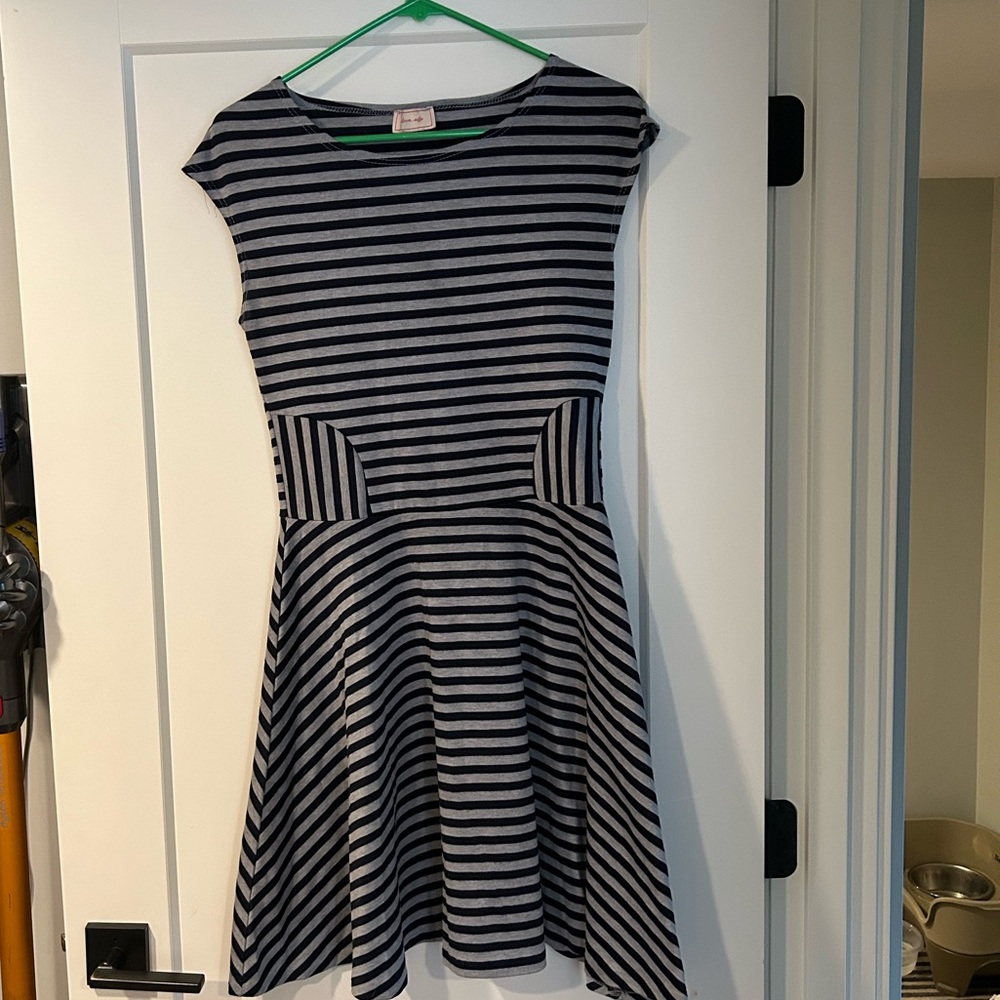 Love ady stripped dress